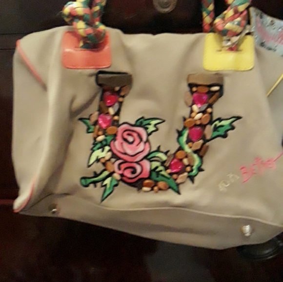 Handbag - Picture 2 of 2